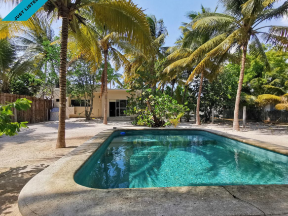 CASA EN VENTA SOLA PLANTA EN SAN CRISANTO A SOLO 40M DEL MAR