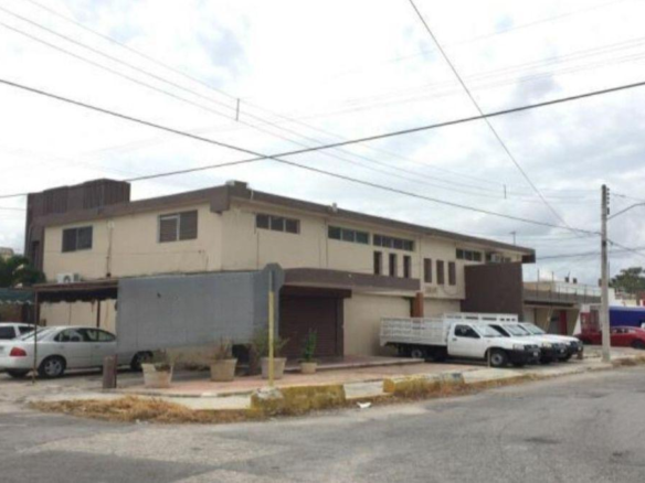 Casa en Venta en Mérida Centro - EDIFICIO COMERCIAL SOBRE AVENIDA CUPULES EN VENTA MERIDA GARCIA GINERES (AVL-1038)