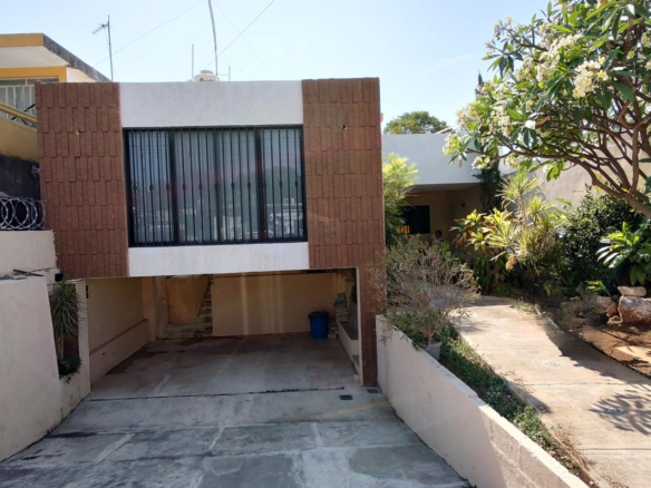 Casa en Venta en Itzimna - NUEVO PRECIO CASA CON TERRENO AMPLIO EN VENTA MERIDA