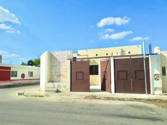 Casa en Venta en Almendros - CASA EN ESQUINA EN VENTA MERIDA