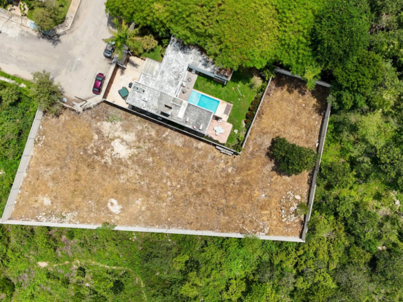 Terreno en Venta en Pueblo Cholul - TERRENO AMPLIO EN VENTA PEDREGALES DE CHOLUL (NVT-1204)