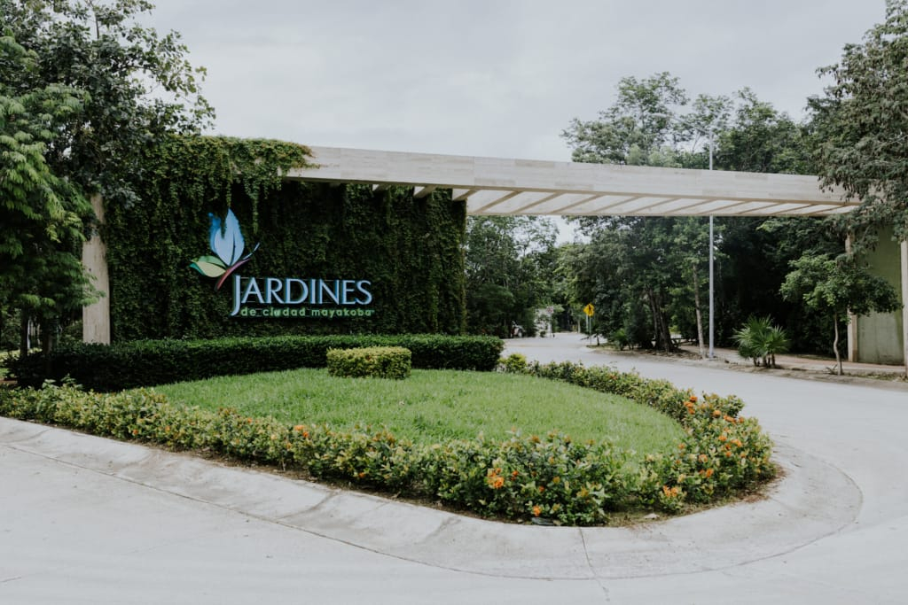 JARDINES DE CIUDAD MAYAKOBA