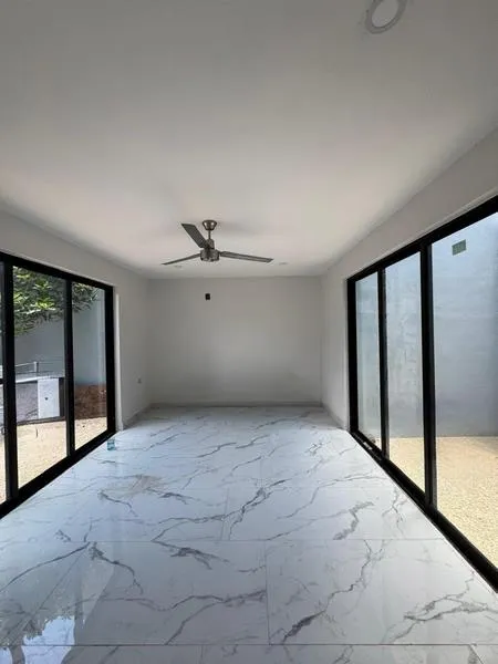 CASA EN RENTA PARA OFICINAS SOBRE AVENIDA