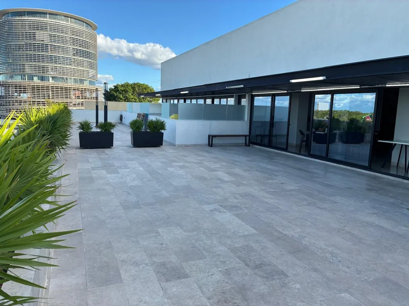 AMPLIA OFICINA EN RENTA MONTEBELLO