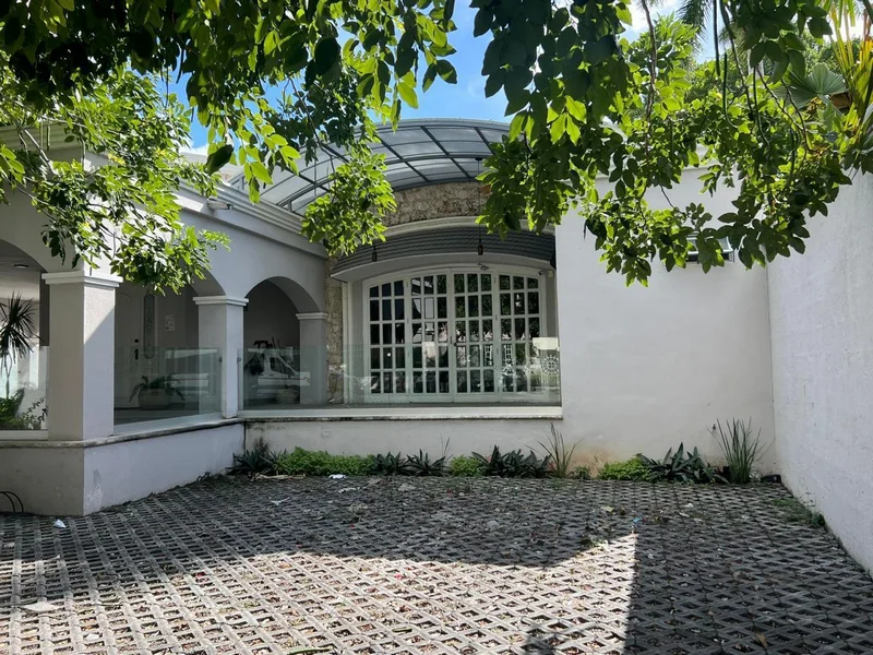 EXCELENTE LOCAL EN RENTA SOBRE AVENIDA COLON