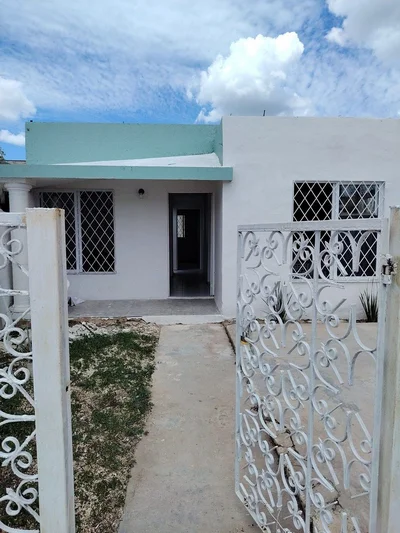 CASA EN RENTA SOLA PLANTA 2 RECAMARAS FRANCISCO DE MONTEJO MERIDA NORTE (GRC-1088)
