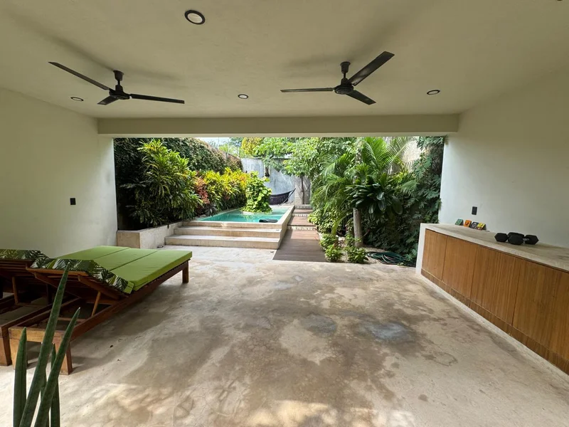 CASA EN VENTA, 3 RECAMARAS, ALBERCA, AMUEBLADA, BARRIO DE SANTIAGO (AVC-2905)